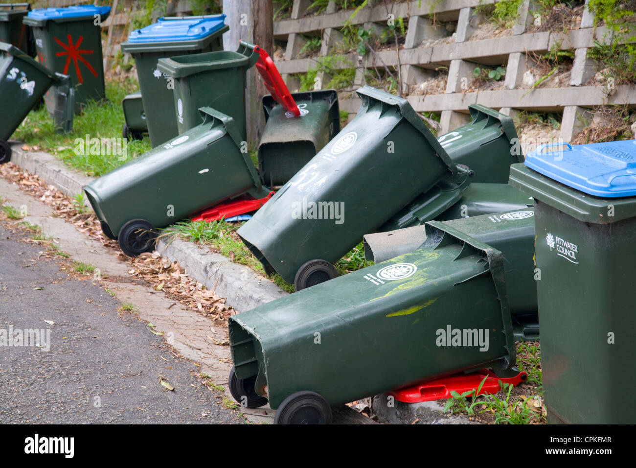 Multibin Tow Compact Dual Wheelie Bin Tow, 53 OFF