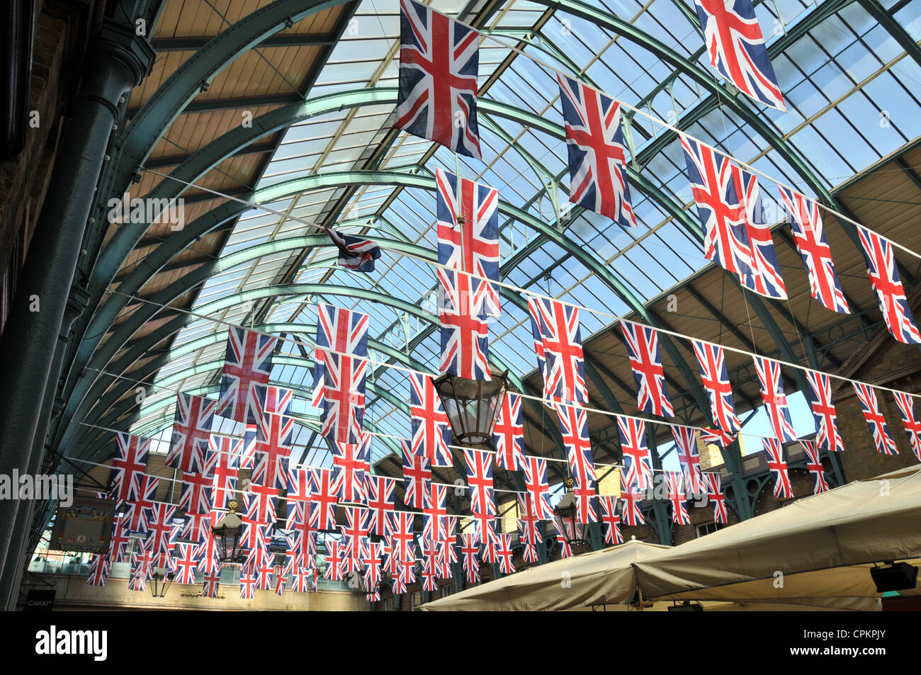Diamond Jubilee decorations to mark 60 years of the Queen's reign