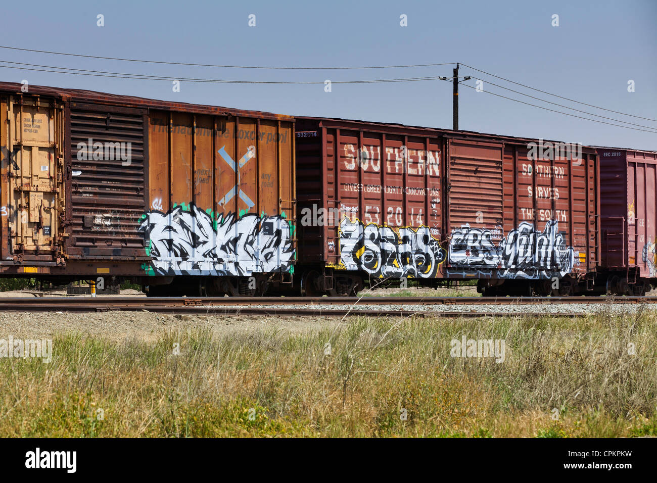 Train cars with graffiti hi-res stock photography and images Train cars with graffiti hi-res stock photography and images