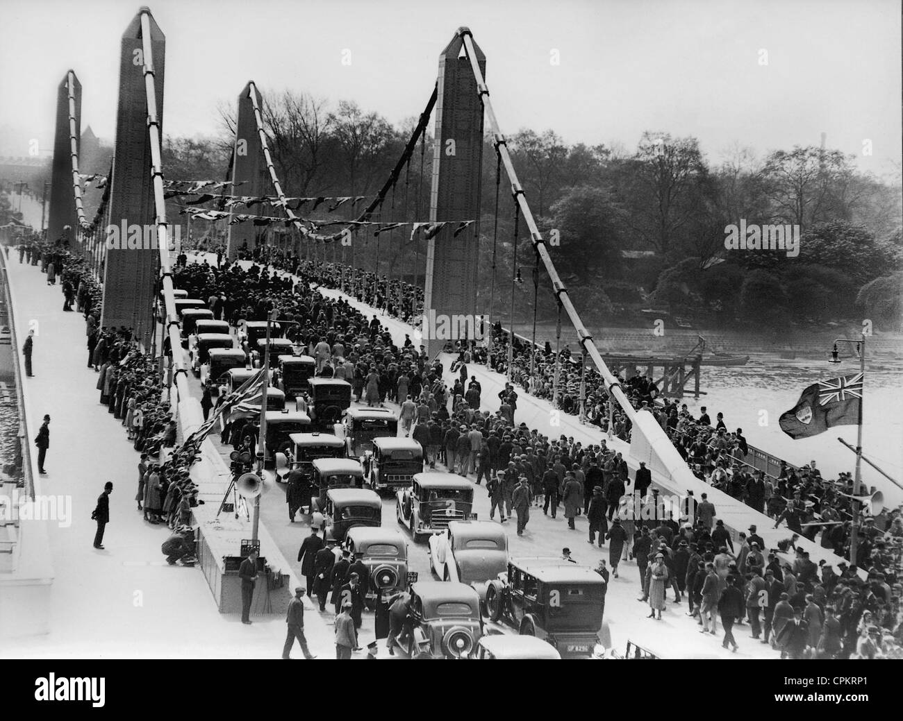 Tapecutting ceremony at Chelsea Bridge, 1937 Stock Photo Alamy