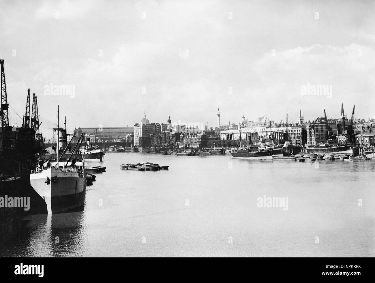 Docklands in London, 1935 Stock Photo Alamy