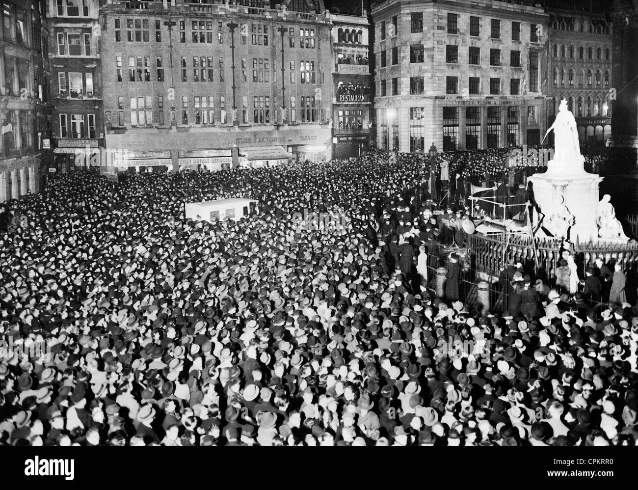 New Year's Eve in front of  Paul's Cathedral, 1935 Stock Photo