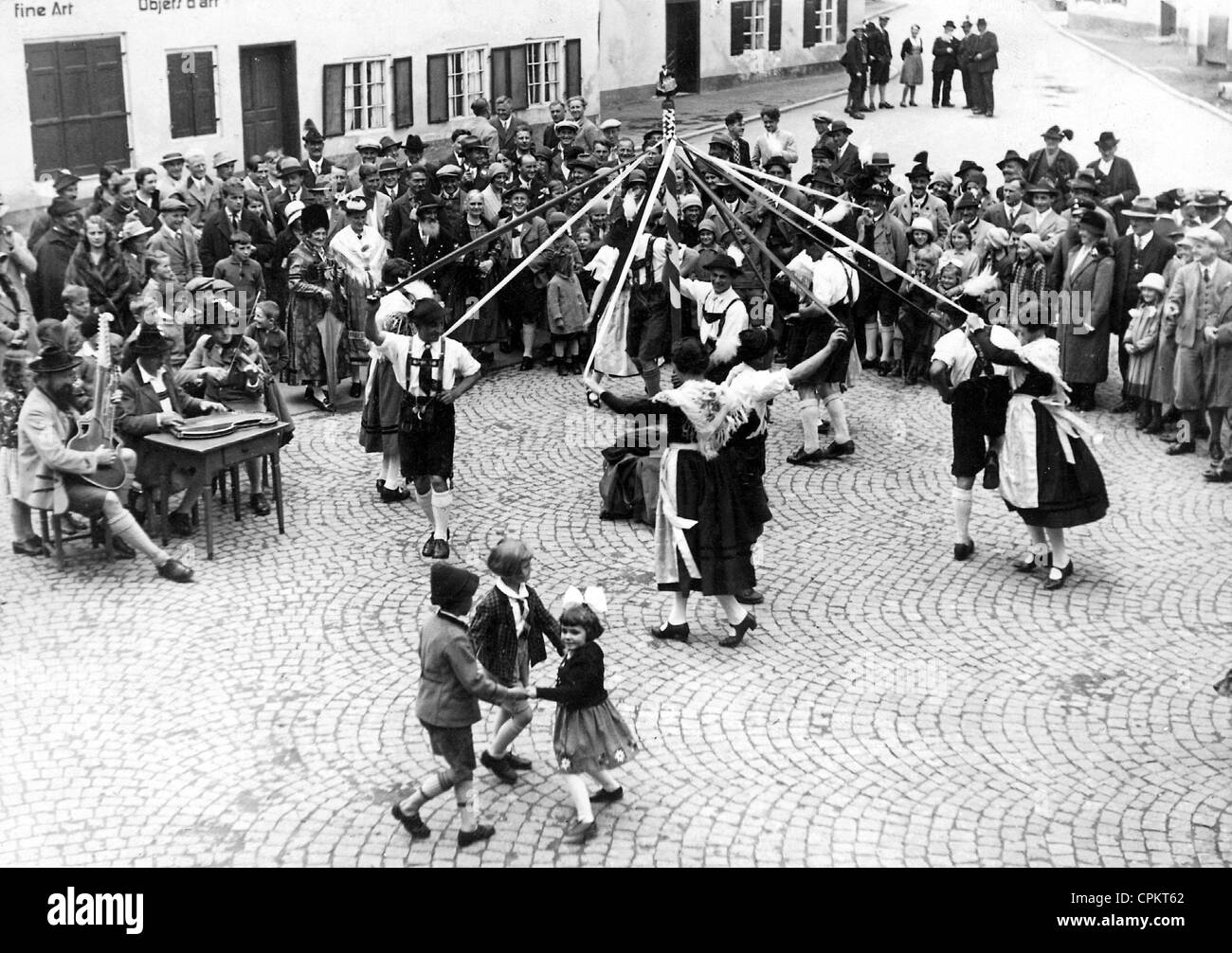Upper Bavarian 'Baendl Tanz' in Oberammergau, 1931 Stock Photo
