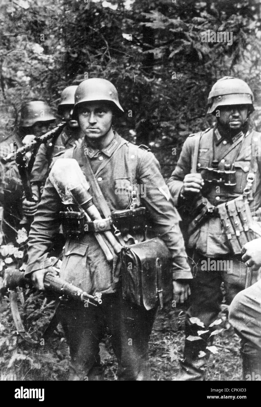 German soldiers march eastern front hi-res stock photography and images ...