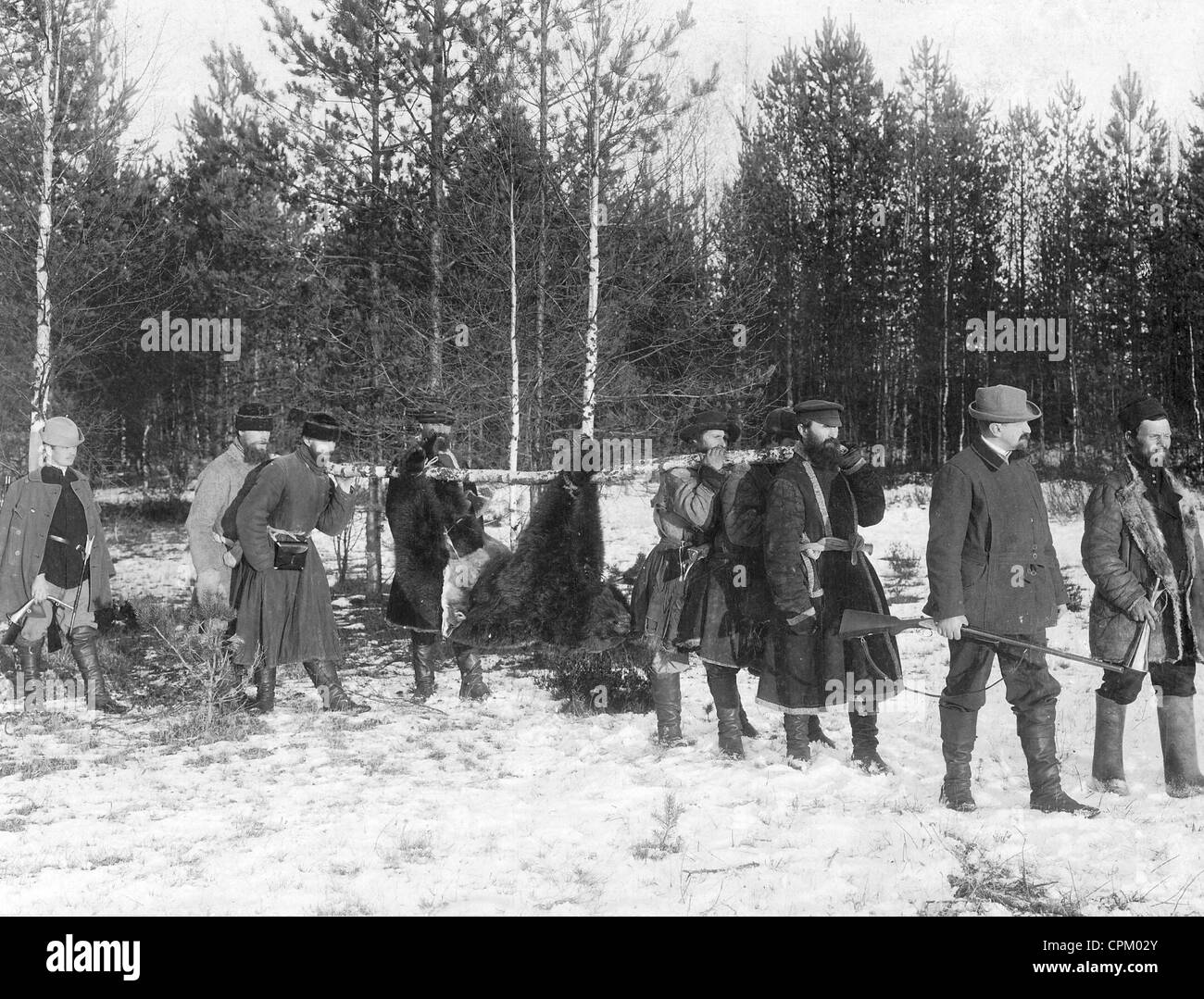 Bear hunting in Russia, 1906 Stock Photo Alamy