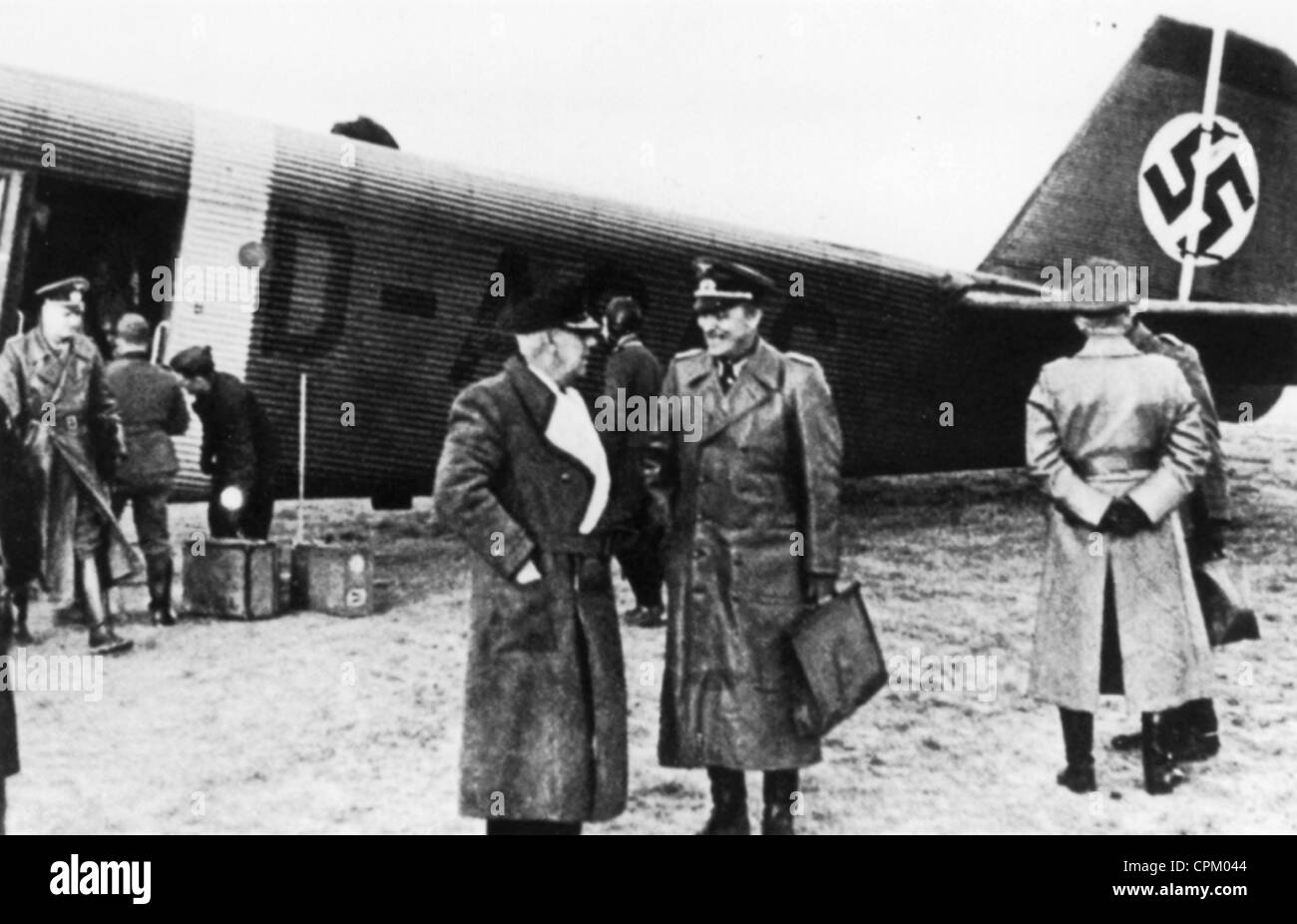 Wilhelm Canaris with Franz-Eccard of Bentivegni on the Eastern Front, 1941 Stock Photo
