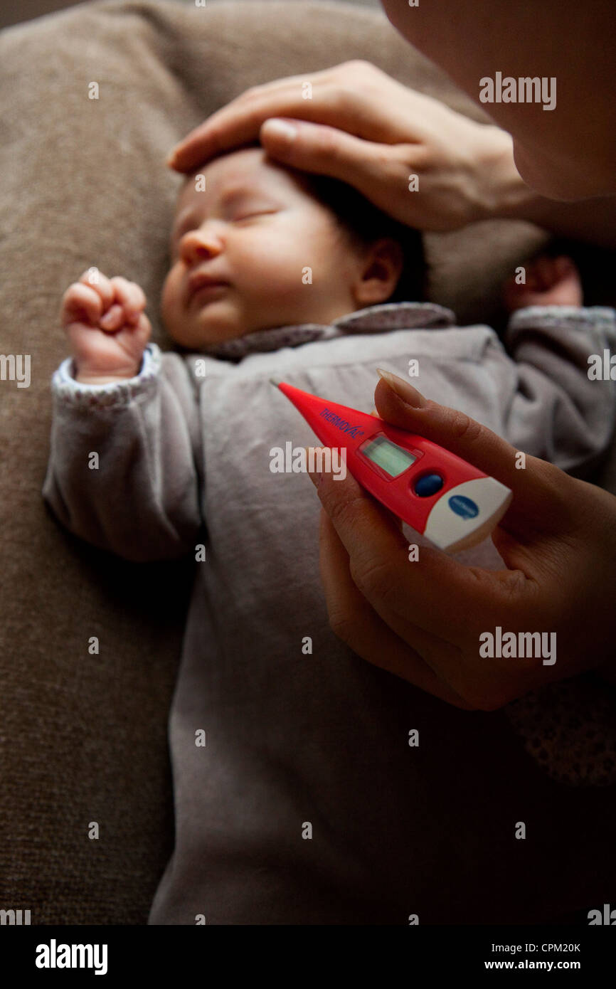 TEMPERATURE, NEWBORN BABY Stock Photo Alamy