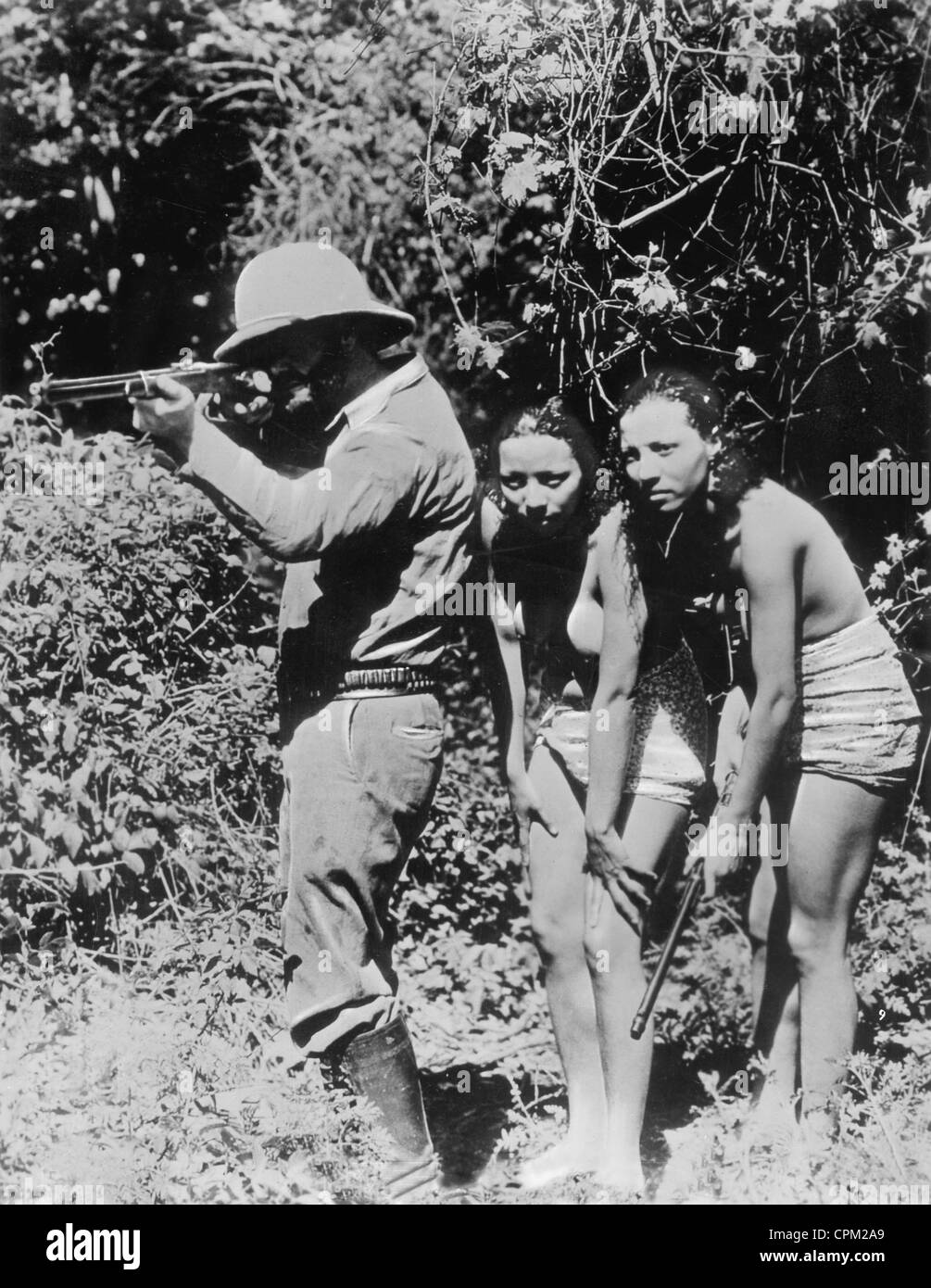 Hunters on safari in the 1930s Stock Photo
