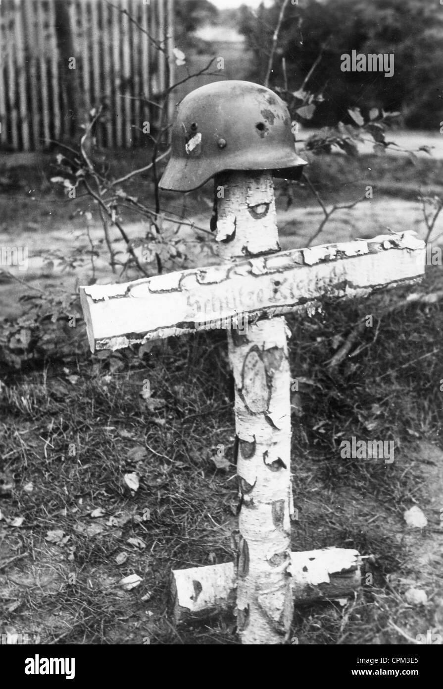 a-german-soldiers-grave-in-poland-1939-CPM3E5.jpg