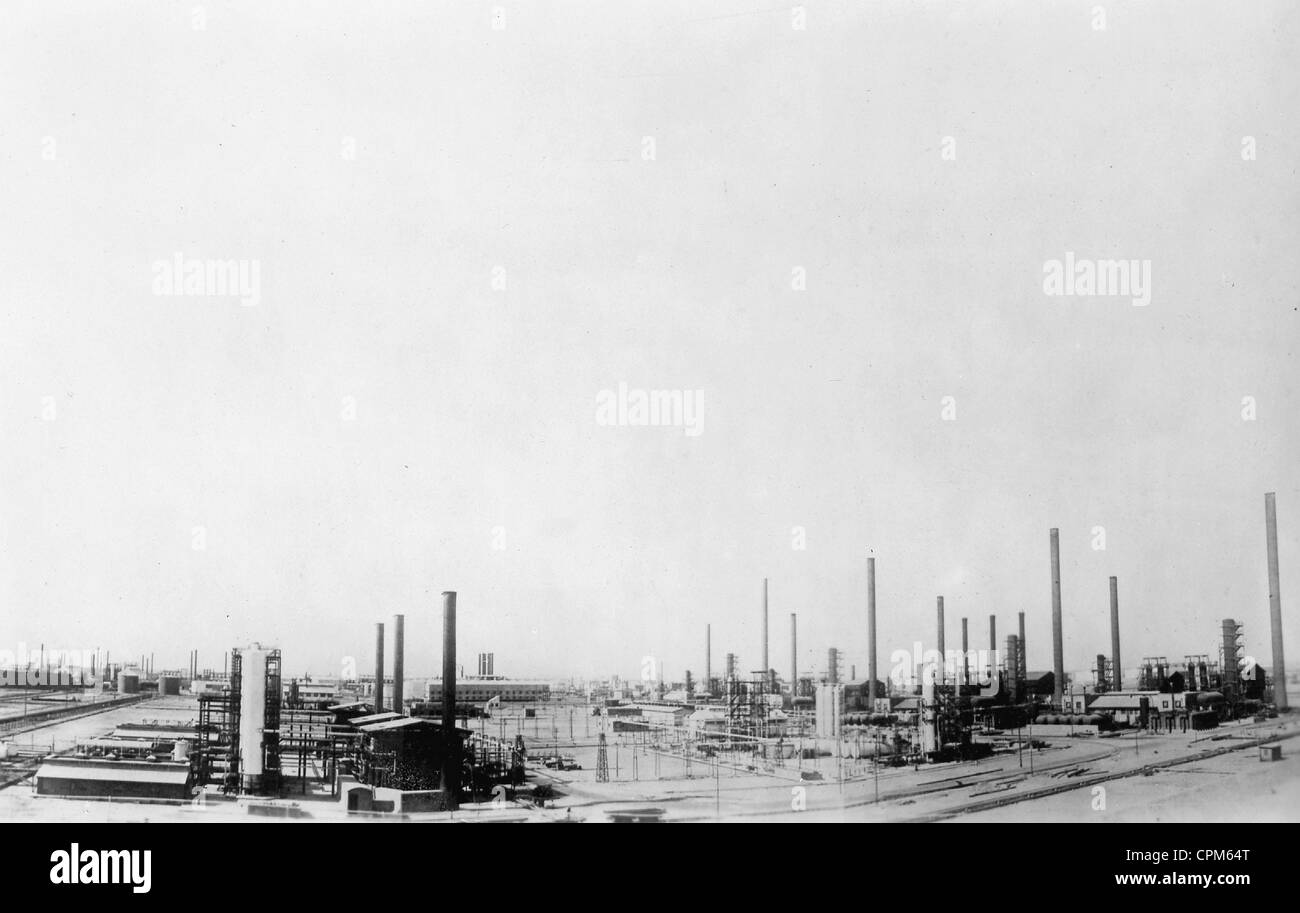 Oil production in Iran, 1933 Stock Photo