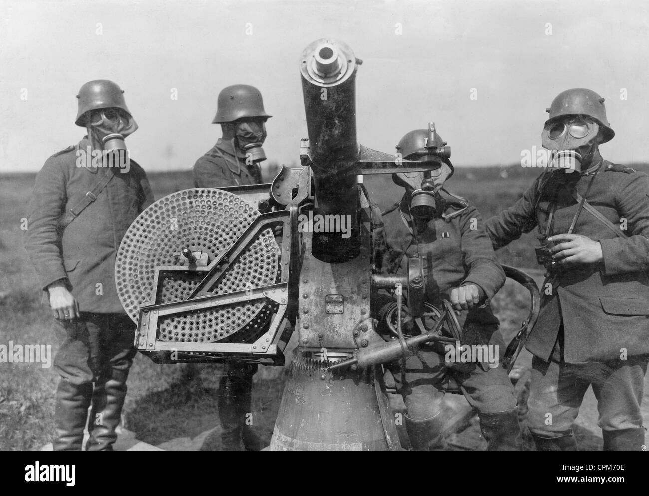 German soldiers at an autocannon used for air defense in WWI, 1918 Stock Photo