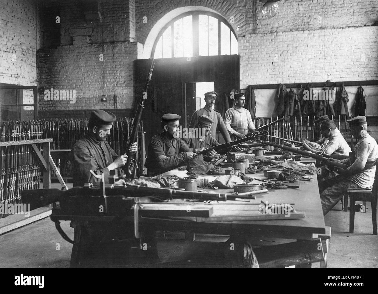 German weapons workshop on the Western Front, 1916 Stock Photo