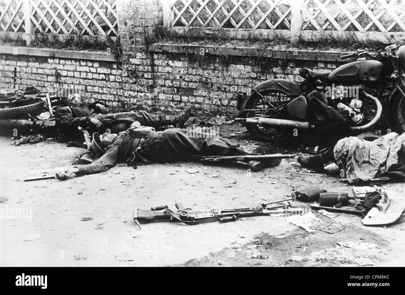 Fallen British soldiers in Belgium, 1940 Stock Photo