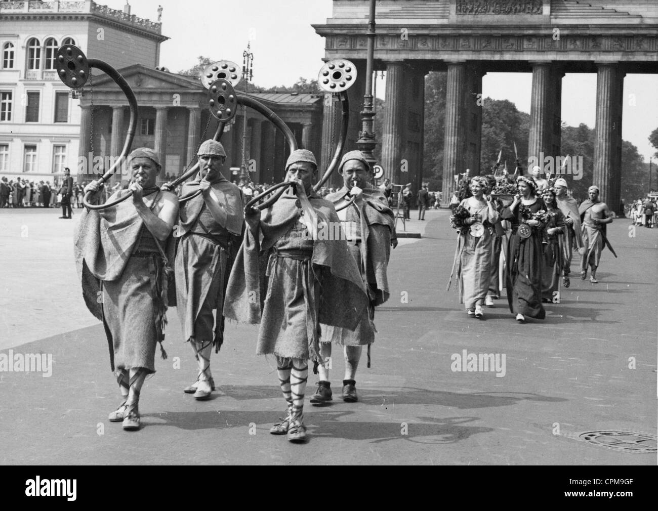 Festive procession at the Brandenburg Gate, 1934 Stock Photo
