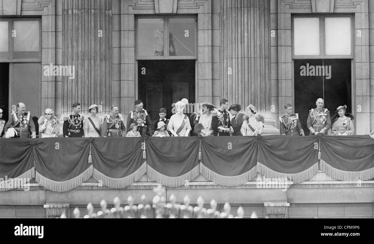 The royal family with their relatives on the balcony of the Buckingham Palace, 1935 Stock Photo
