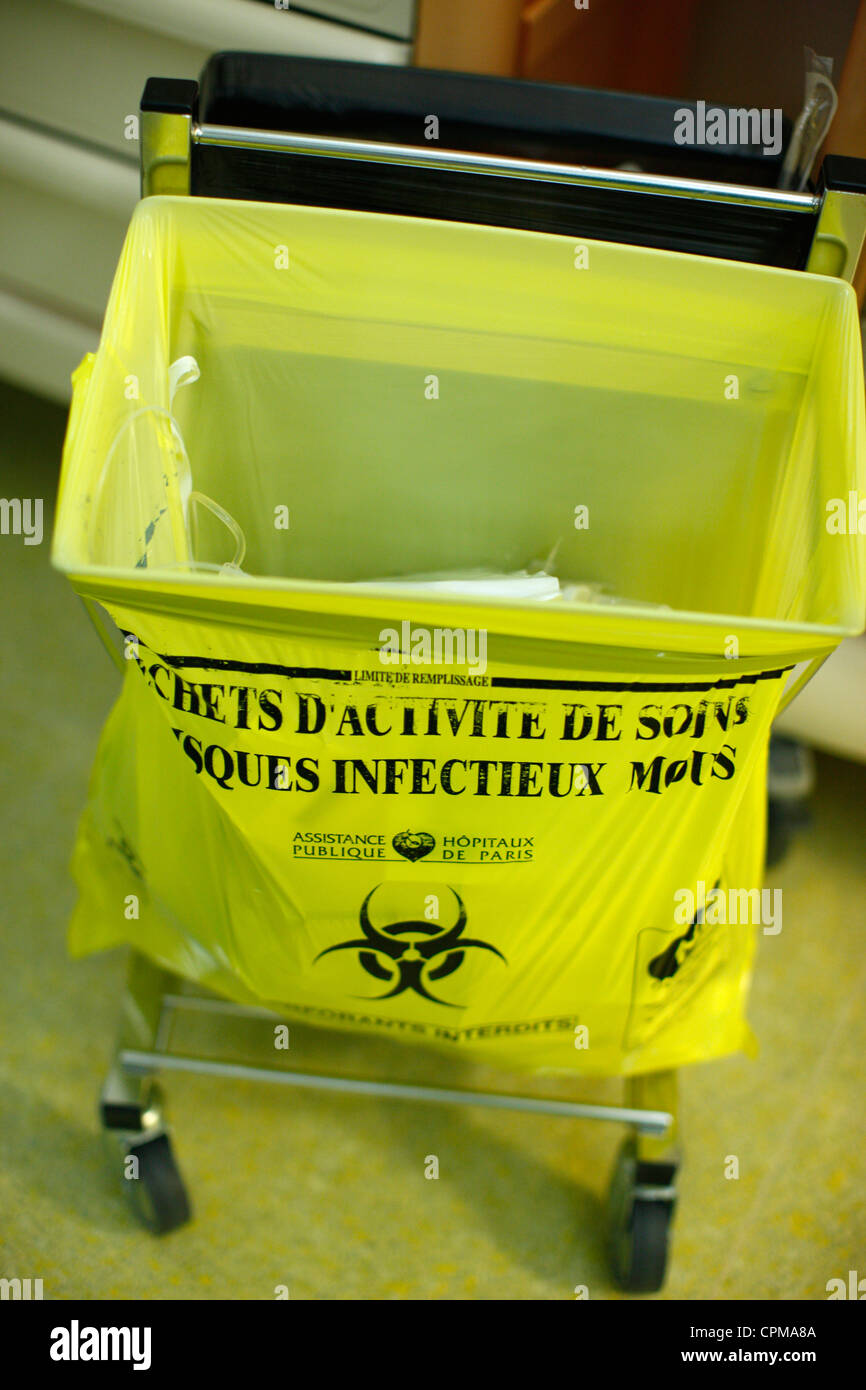 Biohazard bag hospital hi-res stock photography and images - Alamy