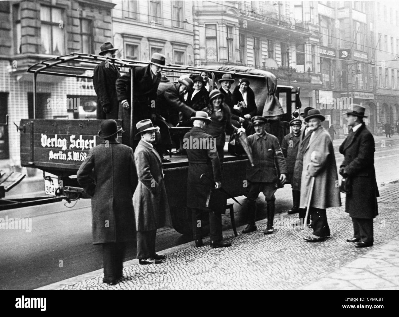 Collective transport during the strike of the Berlin Transportation