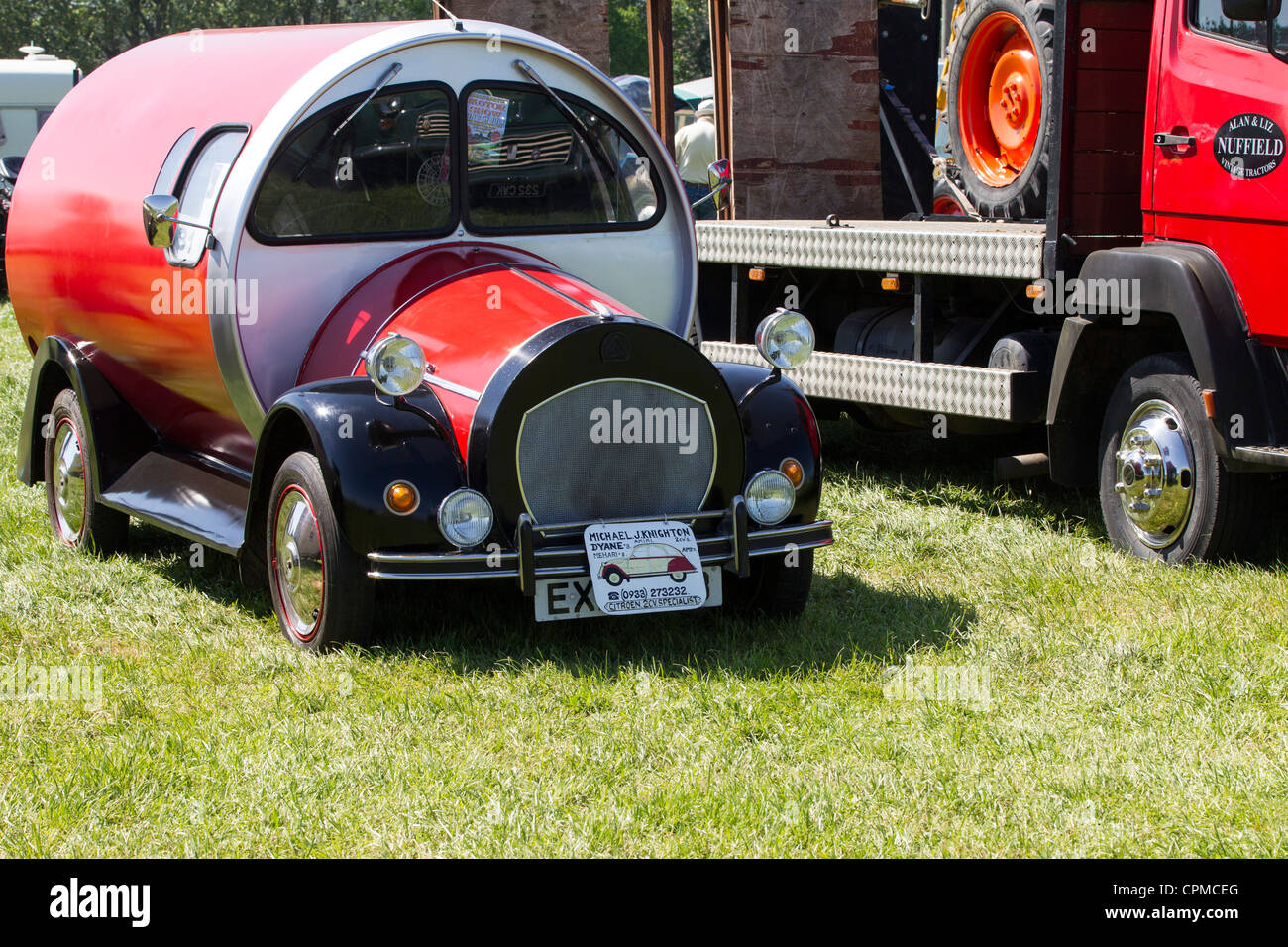 Citroen 2cv van hi-res stock photography and images - Alamy