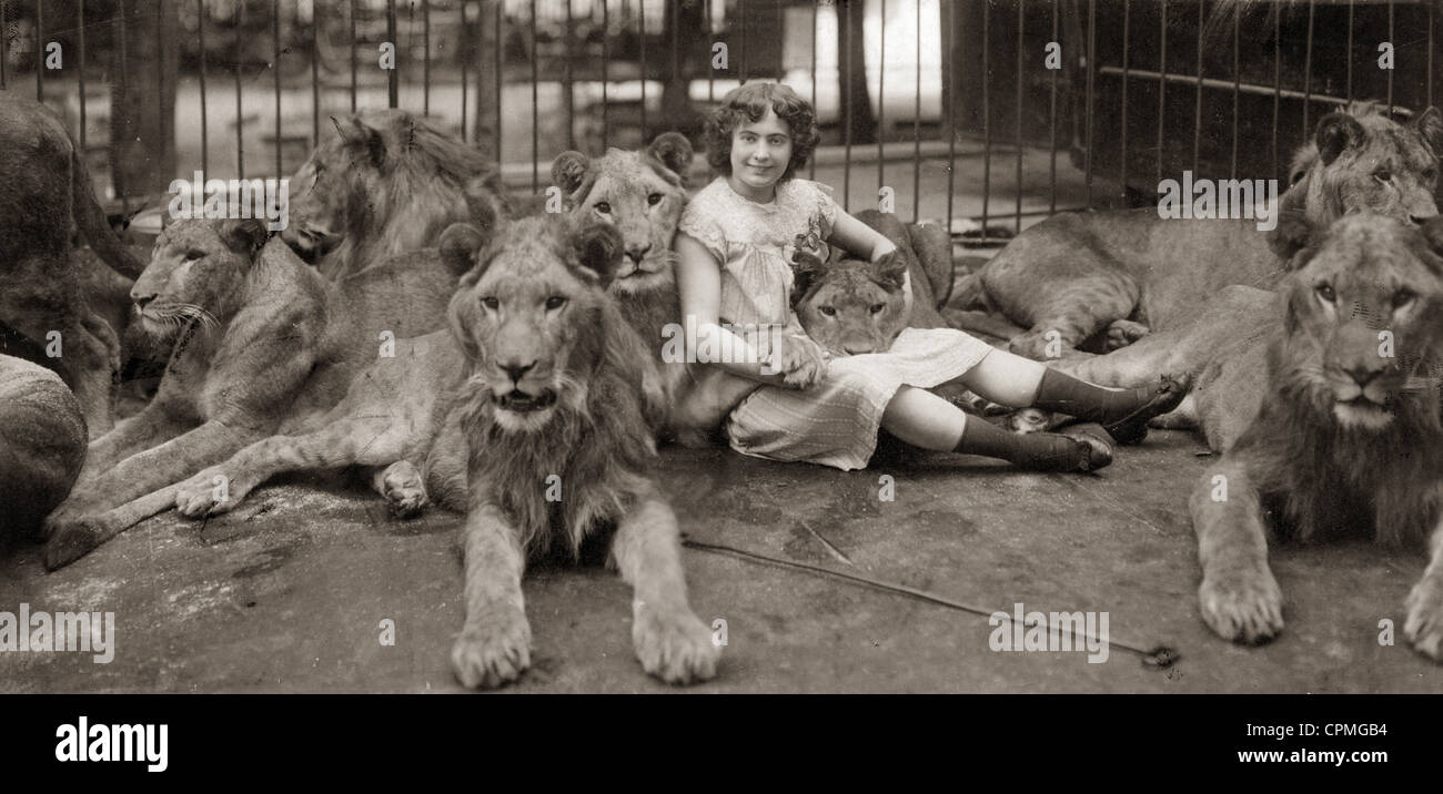 Lion Tamer Woman High Resolution Stock Photography And Images Alamy Lion Tamer Woman High Resolution Stock Photography And Images Alamy