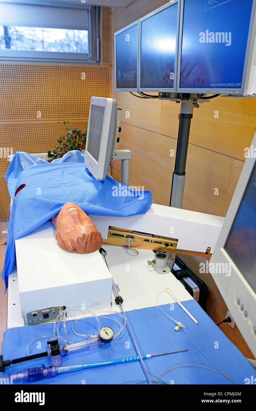 HEART VALVE PROTH. IMPLANTATION Stock Photo Alamy