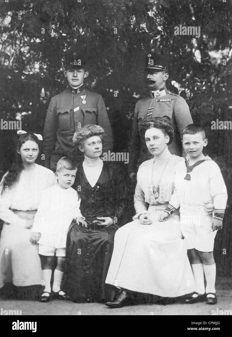Members of the princely house of Schaumburg-Lippe, 1916 Stock Photo