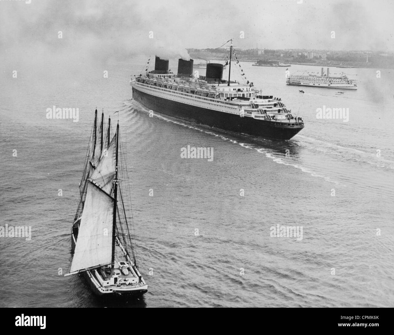 Normandie liner hi-res stock photography and images - Alamy