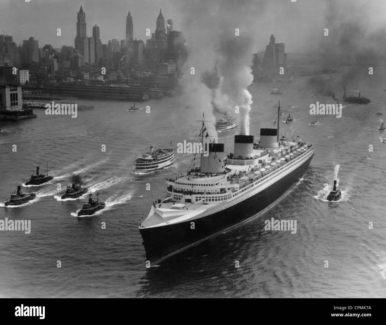 The 'Normandie' in the harbor of New York, 1935 Stock Photo