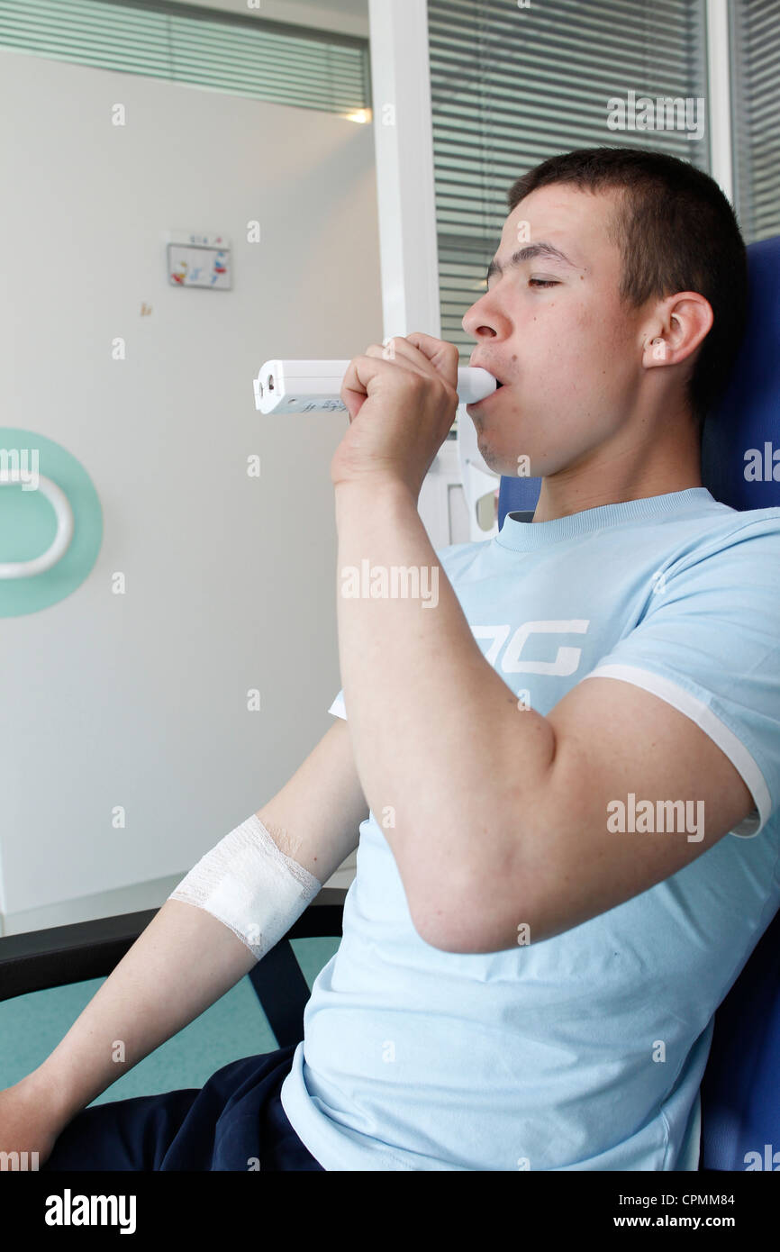 BREATHING, SPIROMETRY ADOLESCENT Stock Photo - Alamy
