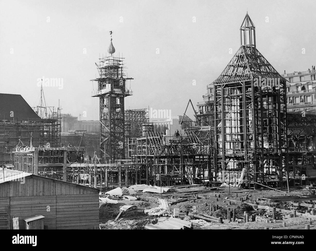 Tower of the north and pavilion de Picardie under construction, 1937 Stock Photo