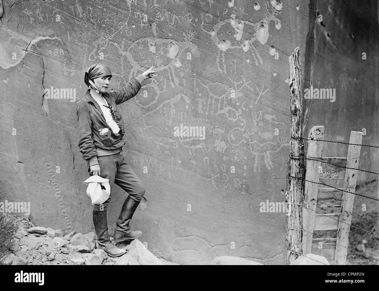 Archaeologist from a prehistoric cave-house in the Zion National Park, 1925 Stock Photo