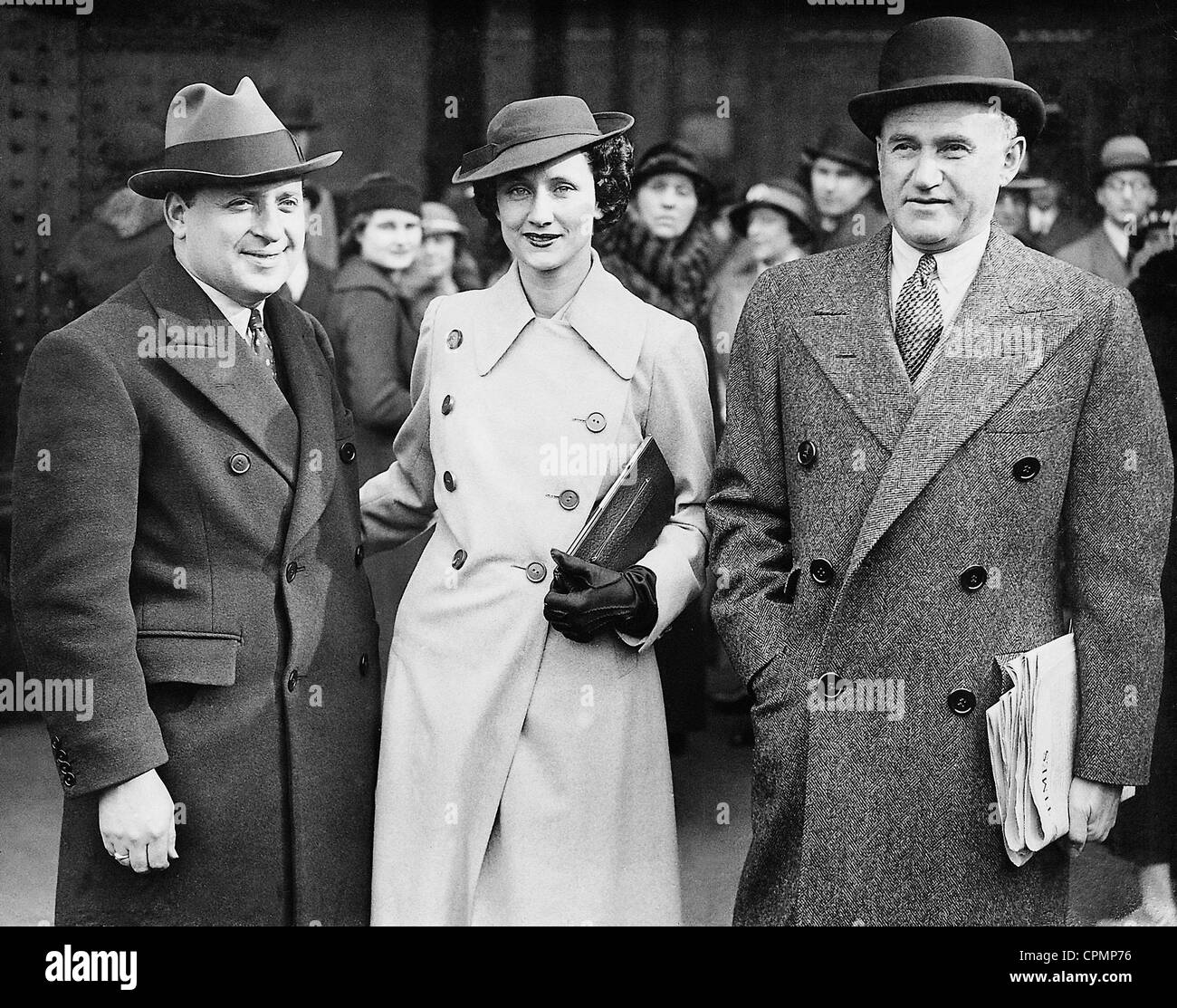 Murray Silverstone, Frances and Samuel Goldwyn in London, 1935 Stock Photo