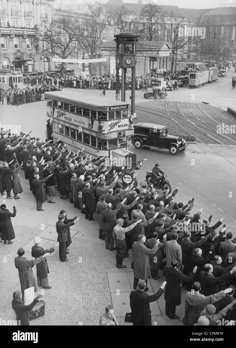 Minute's silence on the Potsdamer Platz, 1933 Stock Photo Alamy