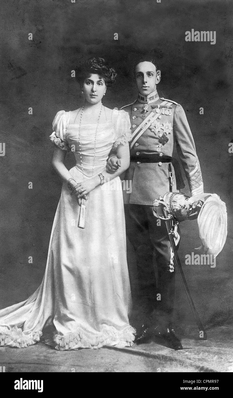 King Alfonso XIII and his wife Victoria Eugenie, 1906 Stock Photo
