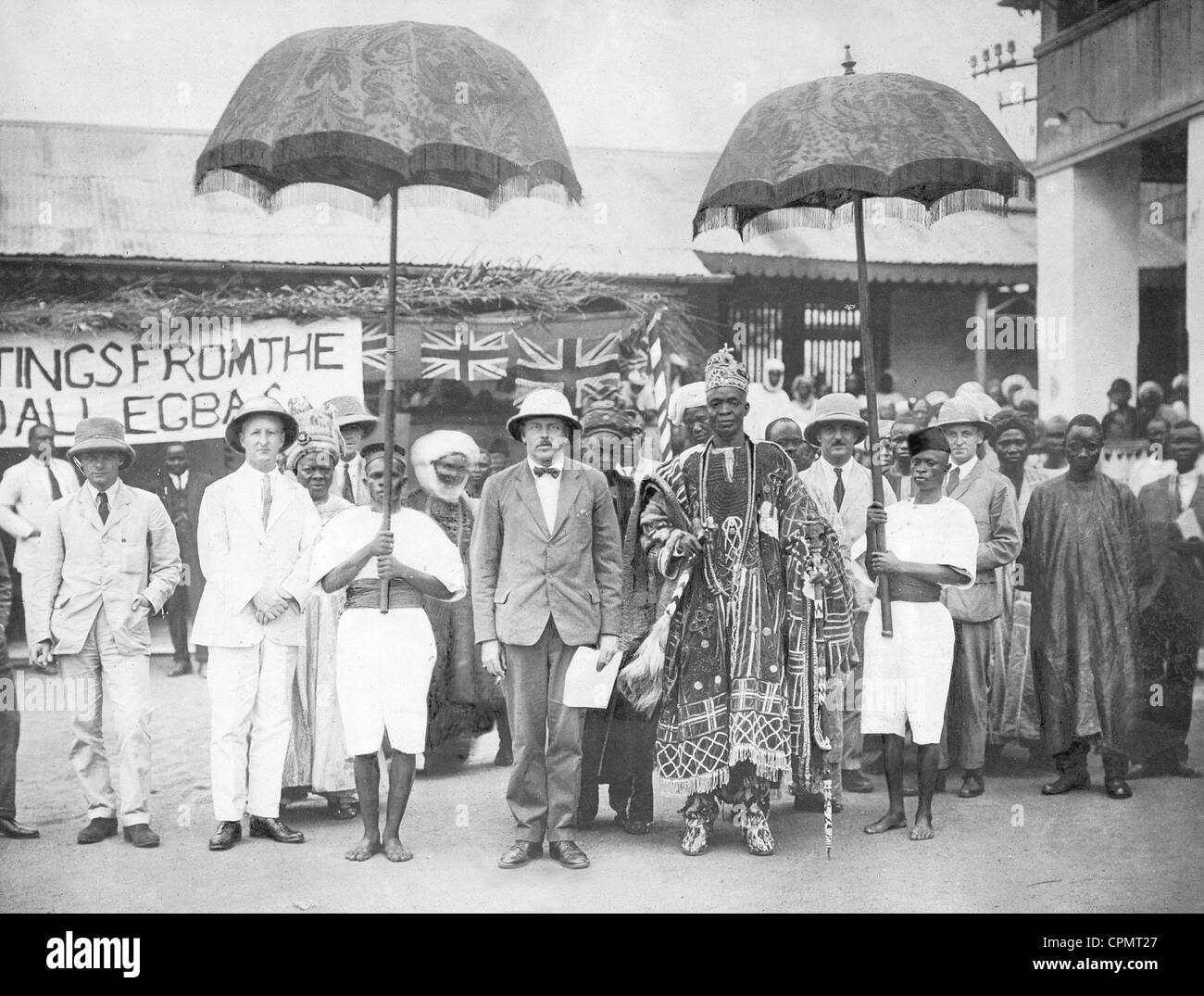 British colonial officials at Samuel Ademola II of Abeokuta Stock Photo