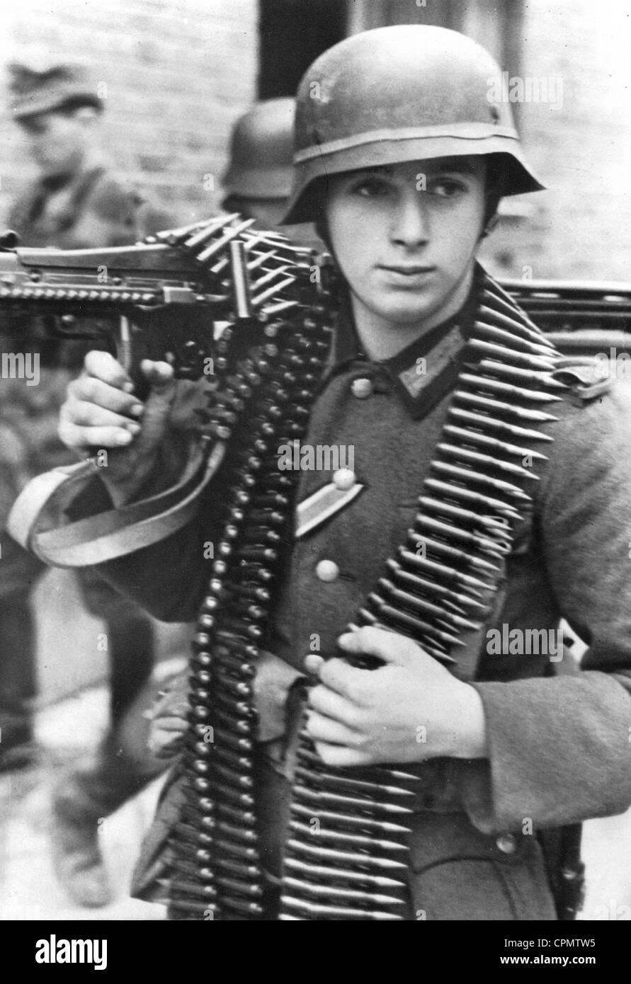 German mahcine gunner on the Western front, 1944 Stock Photo