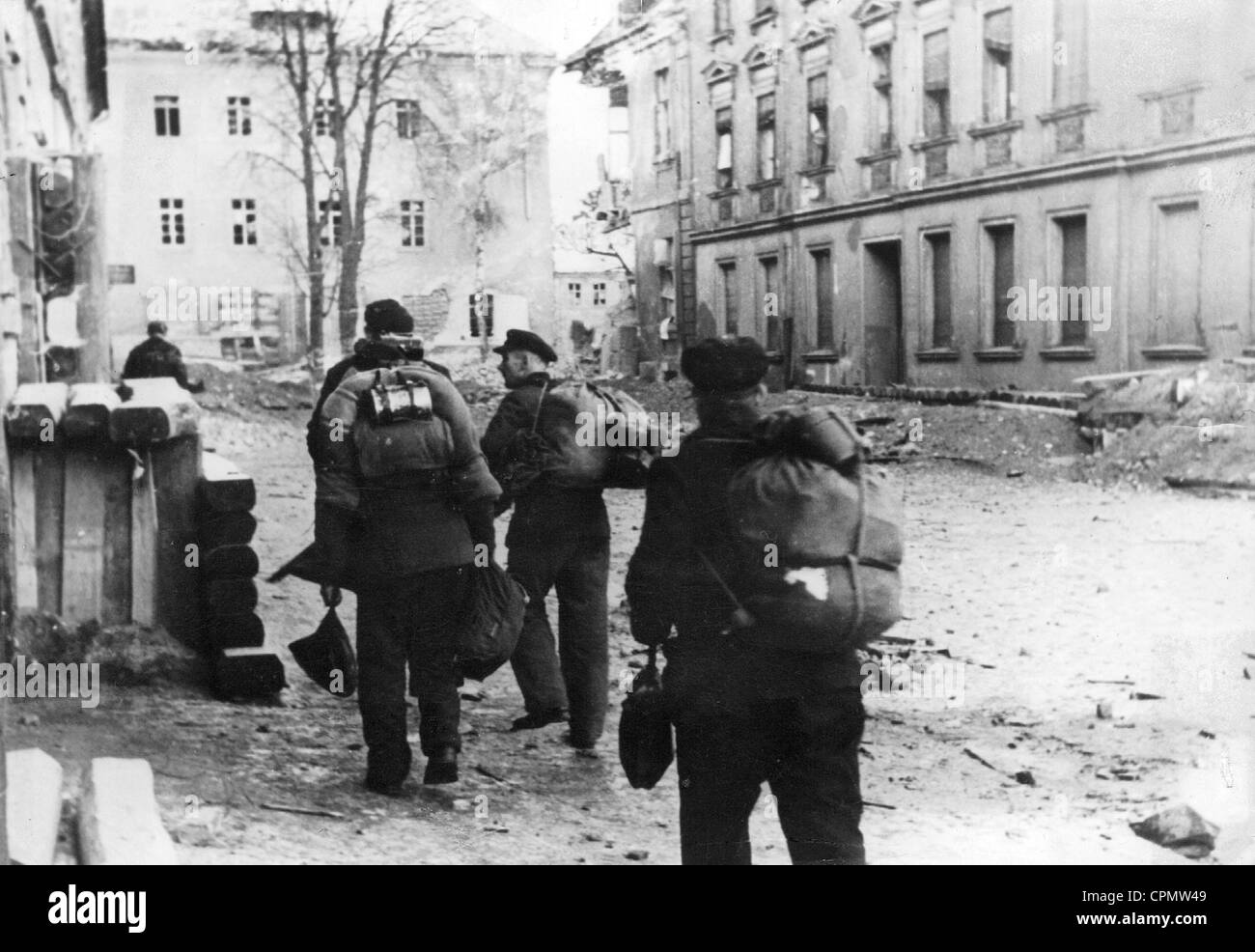 https://c8.alamy.com/comp/CPMW49/german-national-militia-in-silesia-1945-CPMW49.jpg