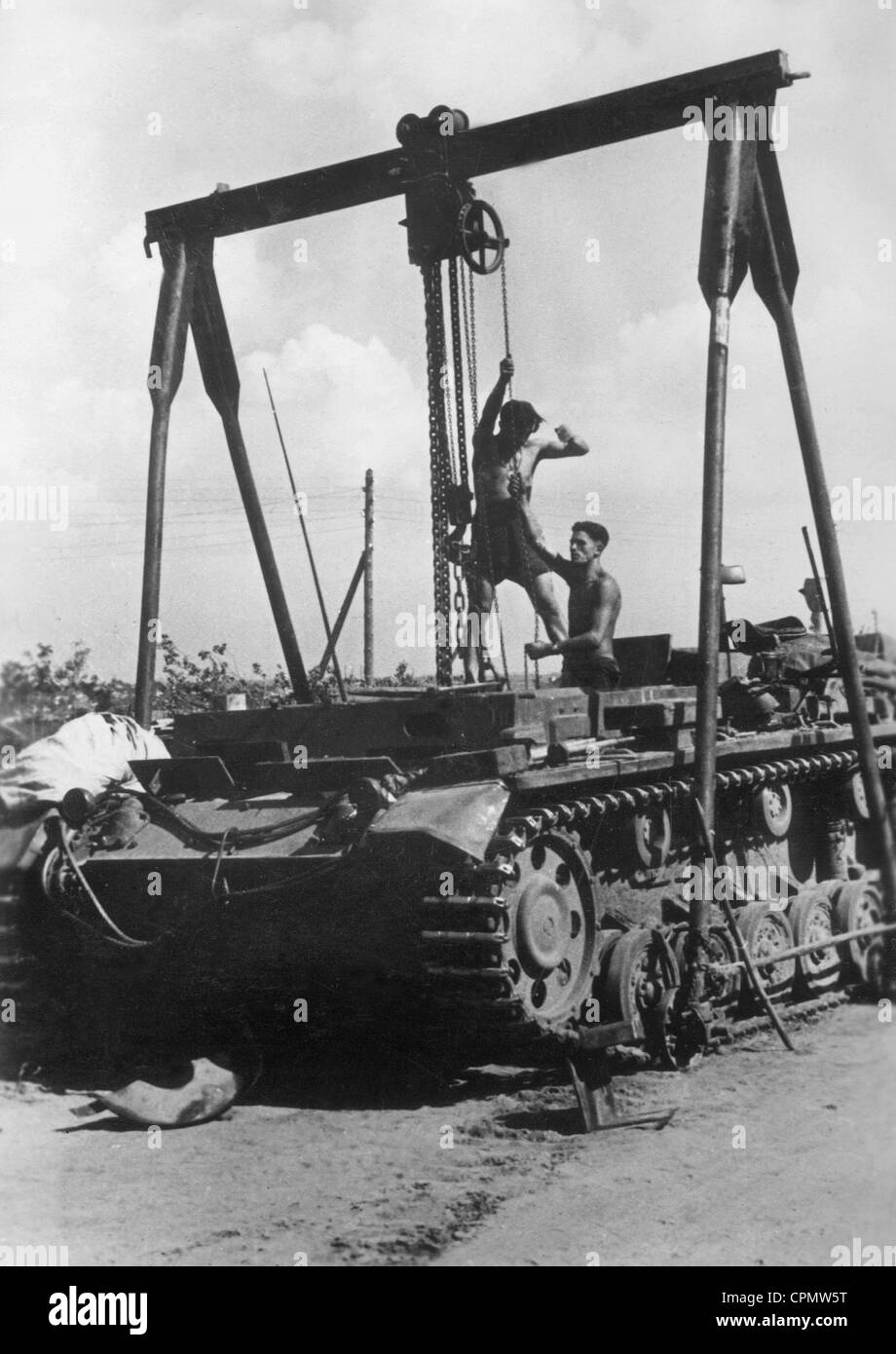 German tank repair station on the Eastern front, 1941 Stock Photo