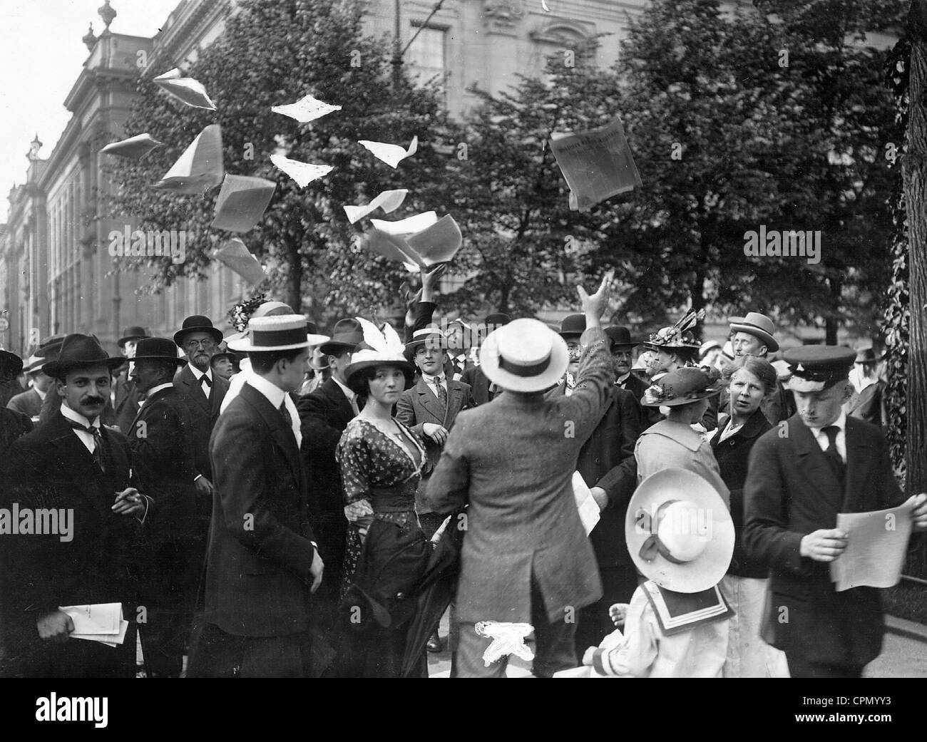 Special editions announce the outbreak of war in Berlin, 1914 Stock Photo