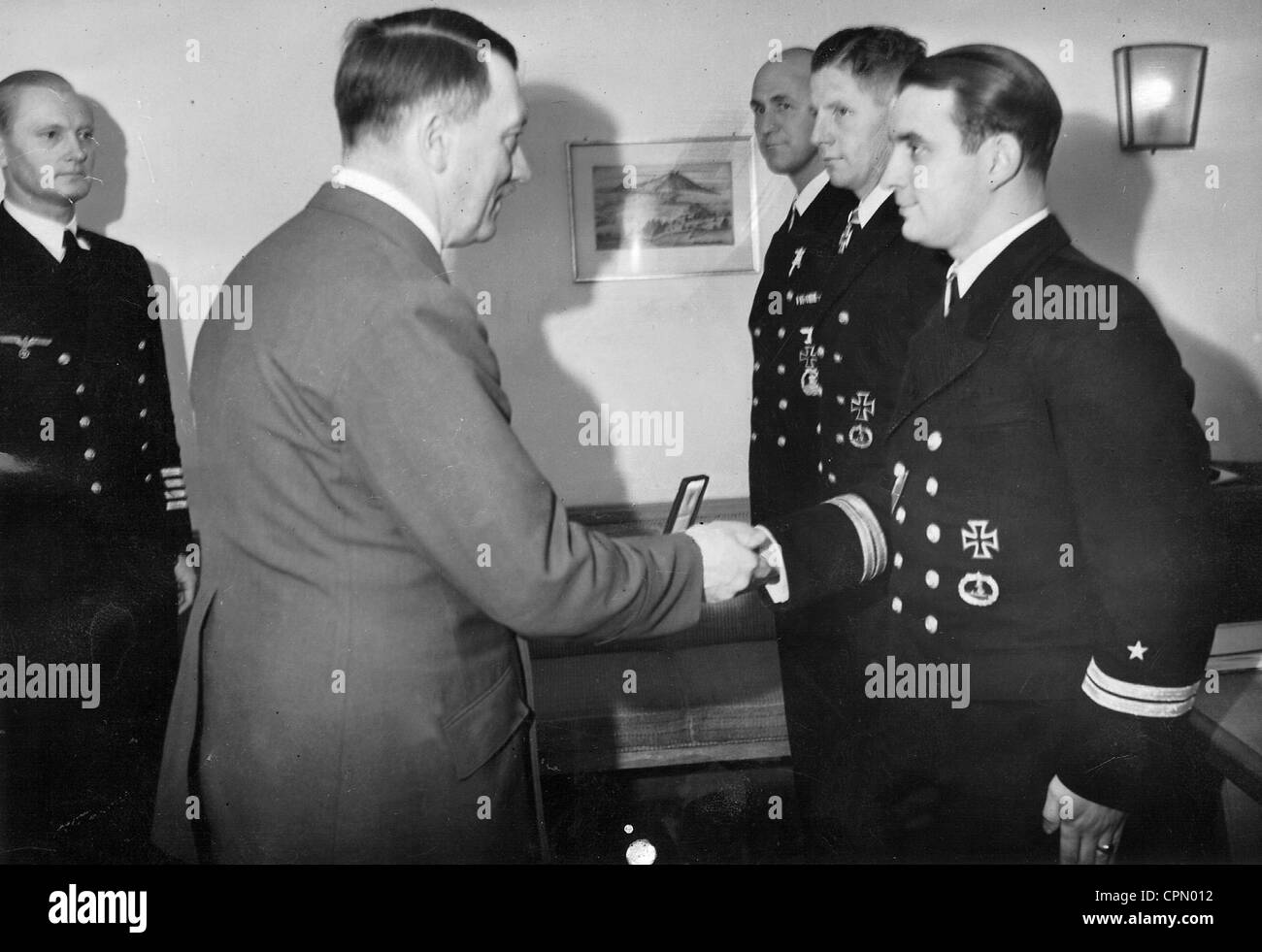 Adolf Hitler gives orders to naval officers, 1942 Stock Photo
