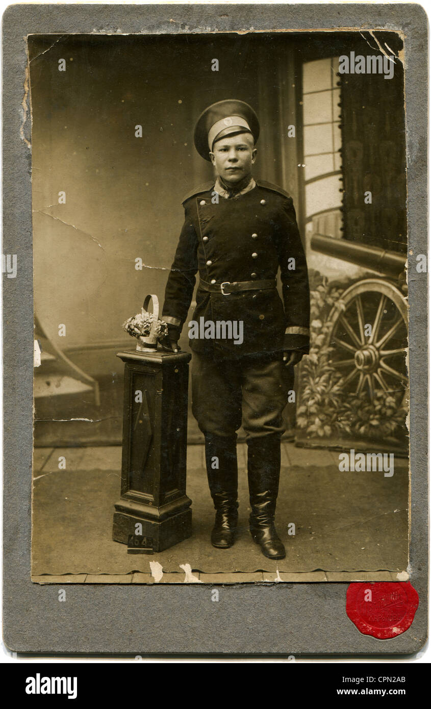 Antique uniform hi-res stock photography and images - Alamy