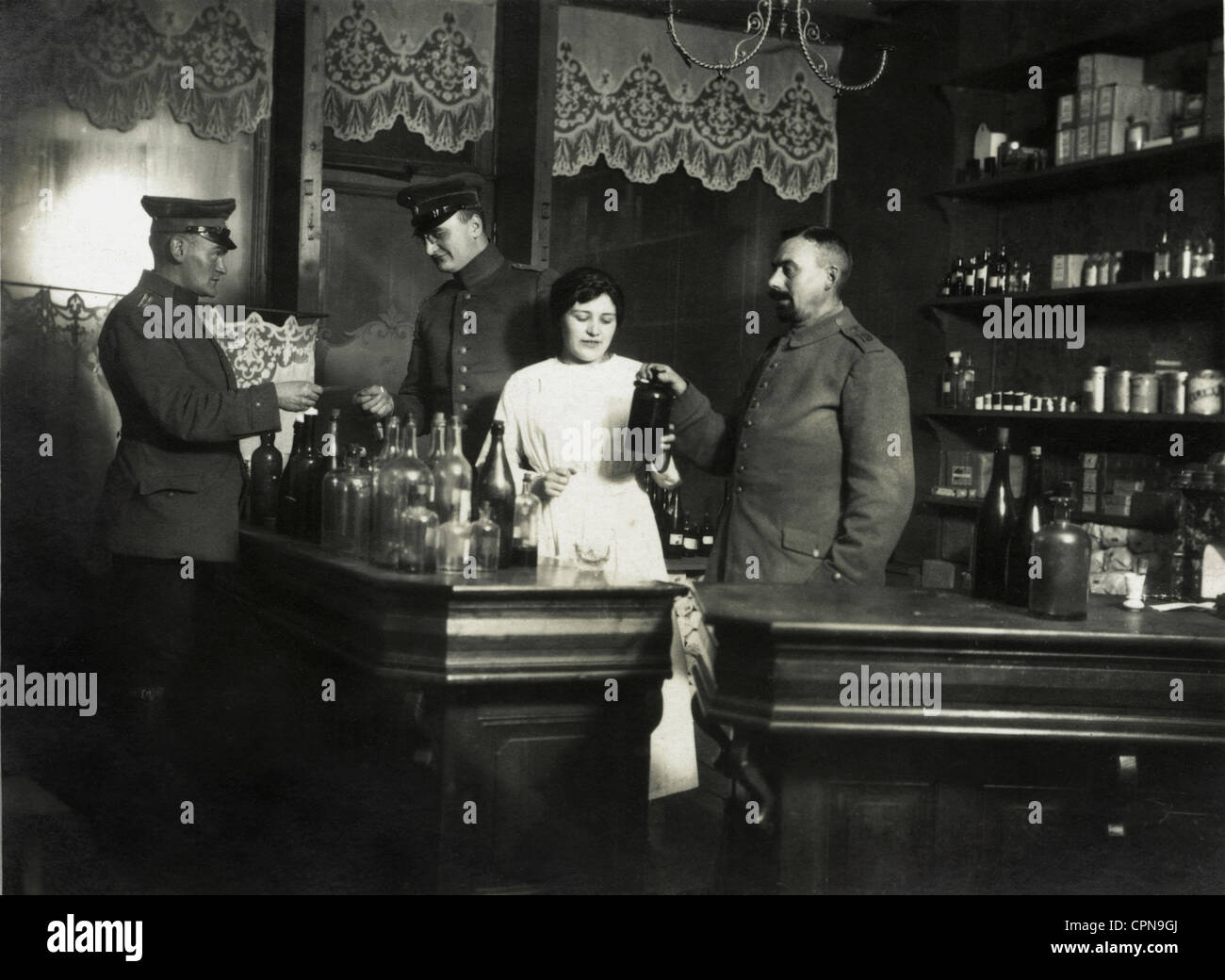 events, First World War / WWI, Germany, German soldiers in a chemist's shop, circa 1915, Additional-Rights-Clearences-Not Available Stock Photo