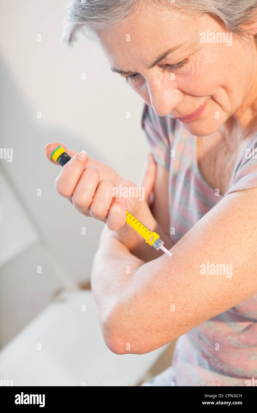 Treating diabetes in elderly hires stock photography and images Alamy