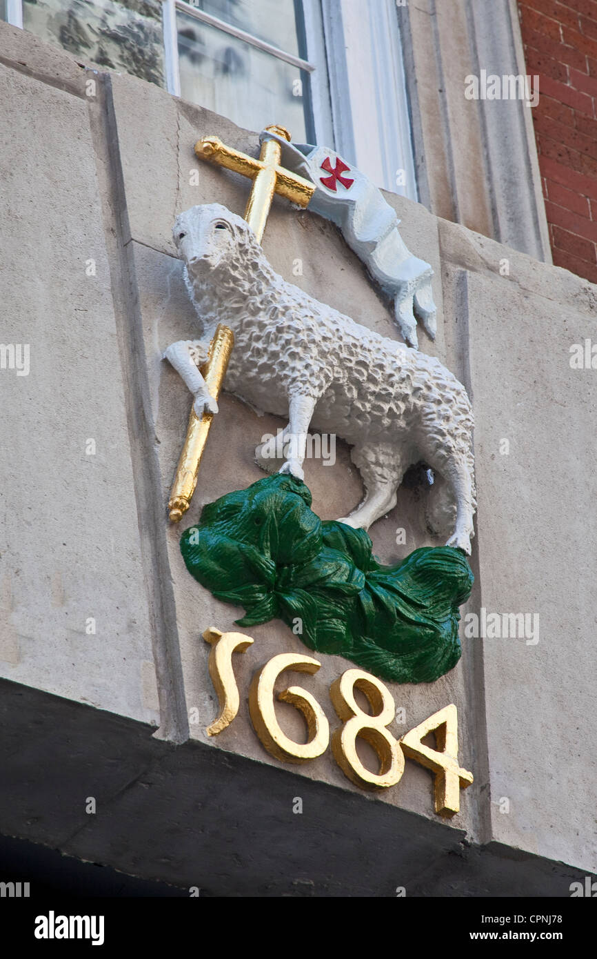 City of London, Middle Temple Lamb and Flag emblem above the Fleet