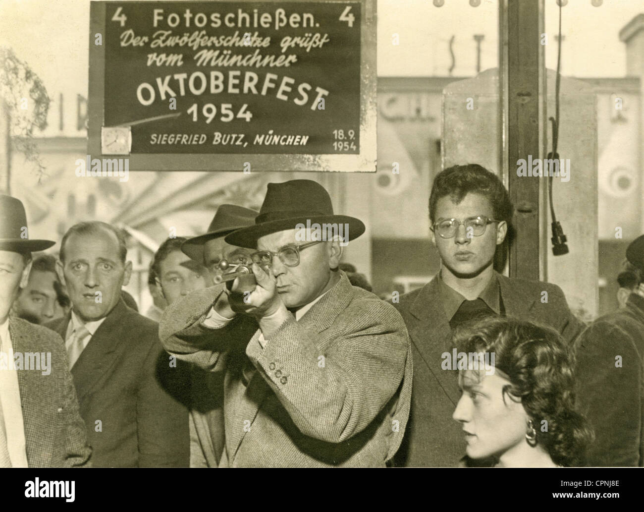 geography / travel, Germany, Munich, Oktoberfest, photograph shooting, the scorer who shot the 12 was automatical taken on a photo, 18.9.1954, Additional-Rights-Clearences-Not Available Stock Photo