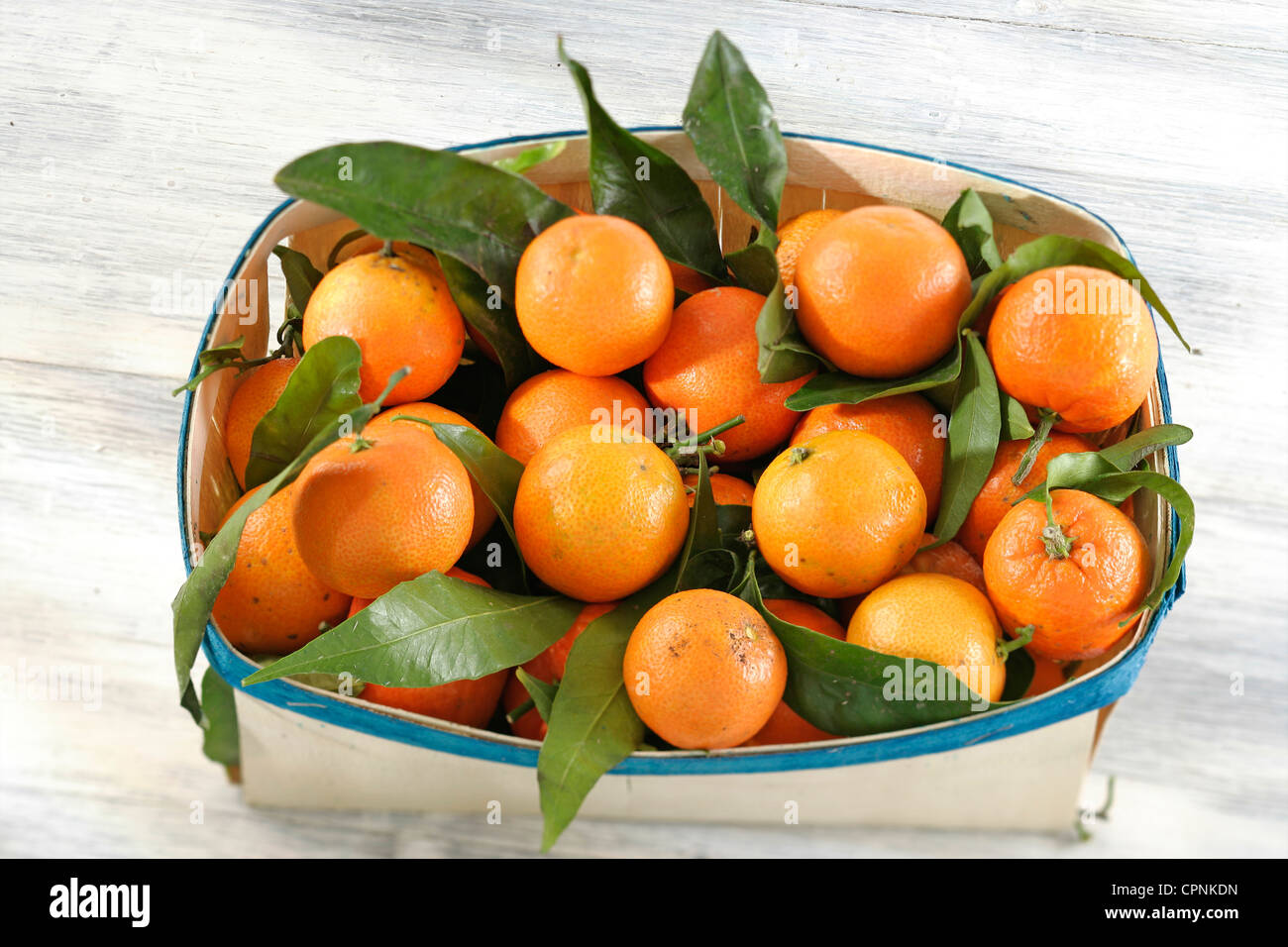Leafy clementines hires stock photography and images Alamy