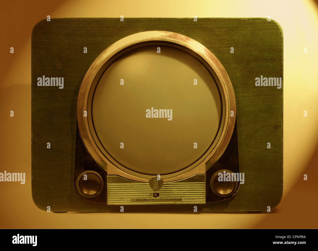 broadcast, television, television set Zenith Modell H2228R, wooden chassis: mahogany, made by: Zenith Radio Corporation, Chicago, Illinois, decorative American tabletop unit with round picture tube, another setting knob behind clap under the screen, with Selecta Screen, viewer could choose between a round and a square television picture, monochrome device from the first glorious days of the American television, USA, 1950, Additional-Rights-Clearences-Not Available Stock Photo