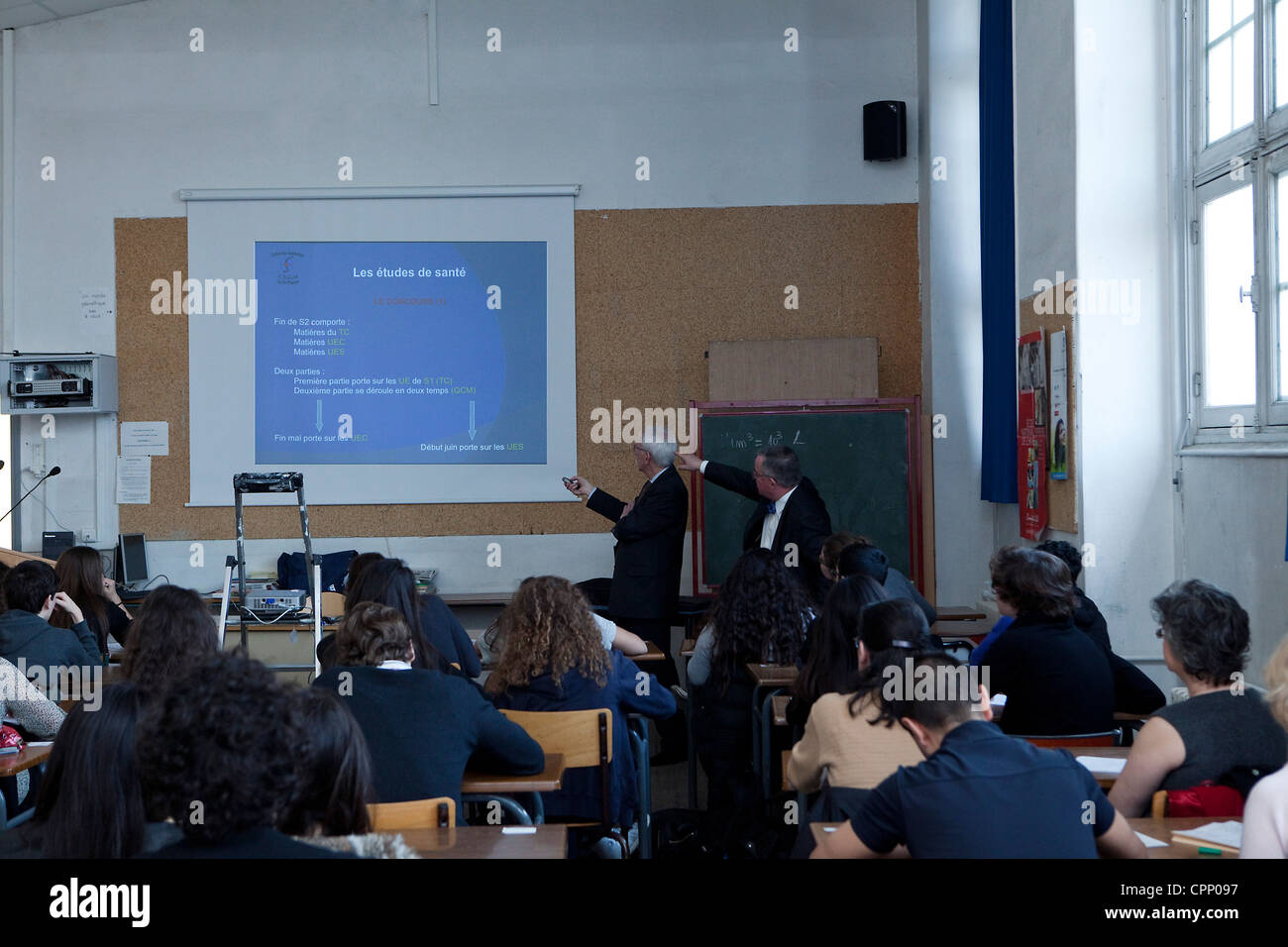 Classroom 12 18 high school hi-res stock photography and images - Alamy