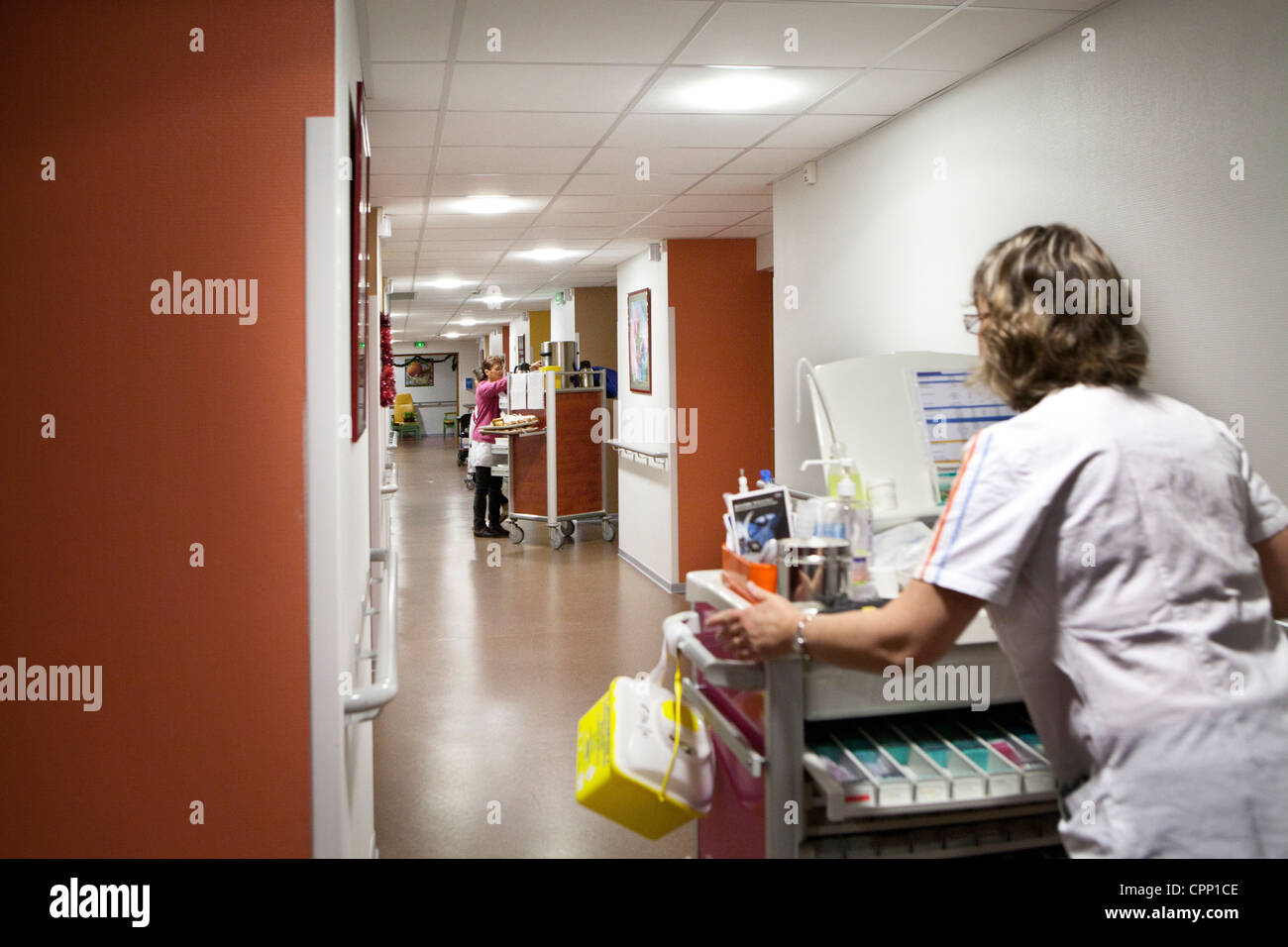 Old nurse hi-res stock photography and images - Alamy