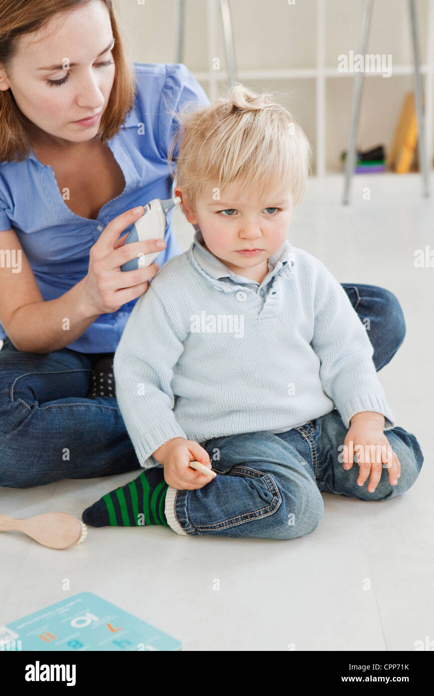 Tympanic thermometer hires stock photography and images Alamy