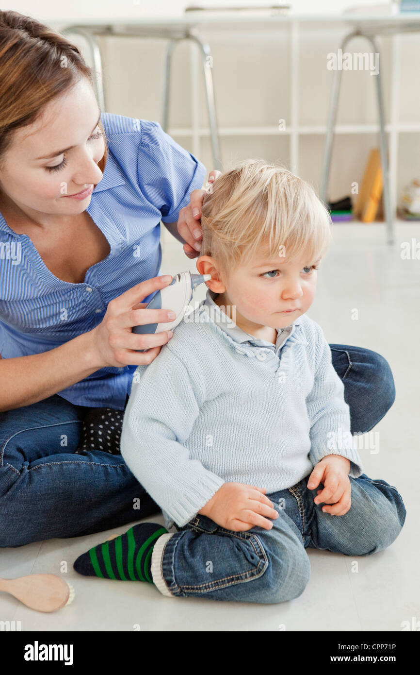 Tympanic thermometer hires stock photography and images Alamy